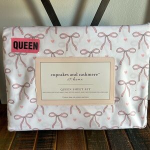 Cupcakes And Cashmere Bows and Hearts Sheet Set Queen Size Coquette NEW